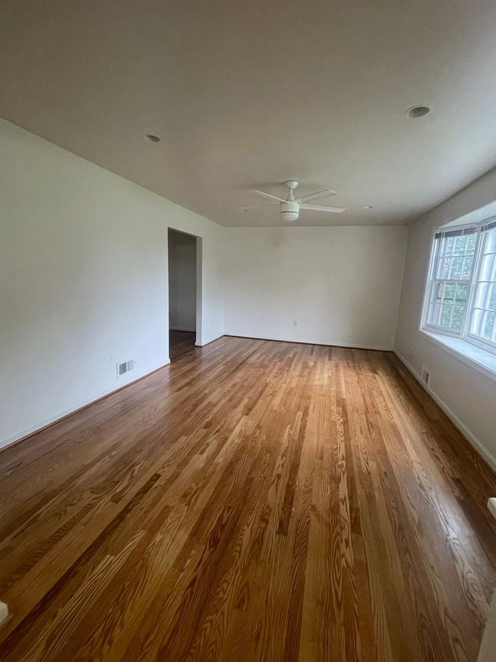 10317 Folk Street - Photo 3 of 31