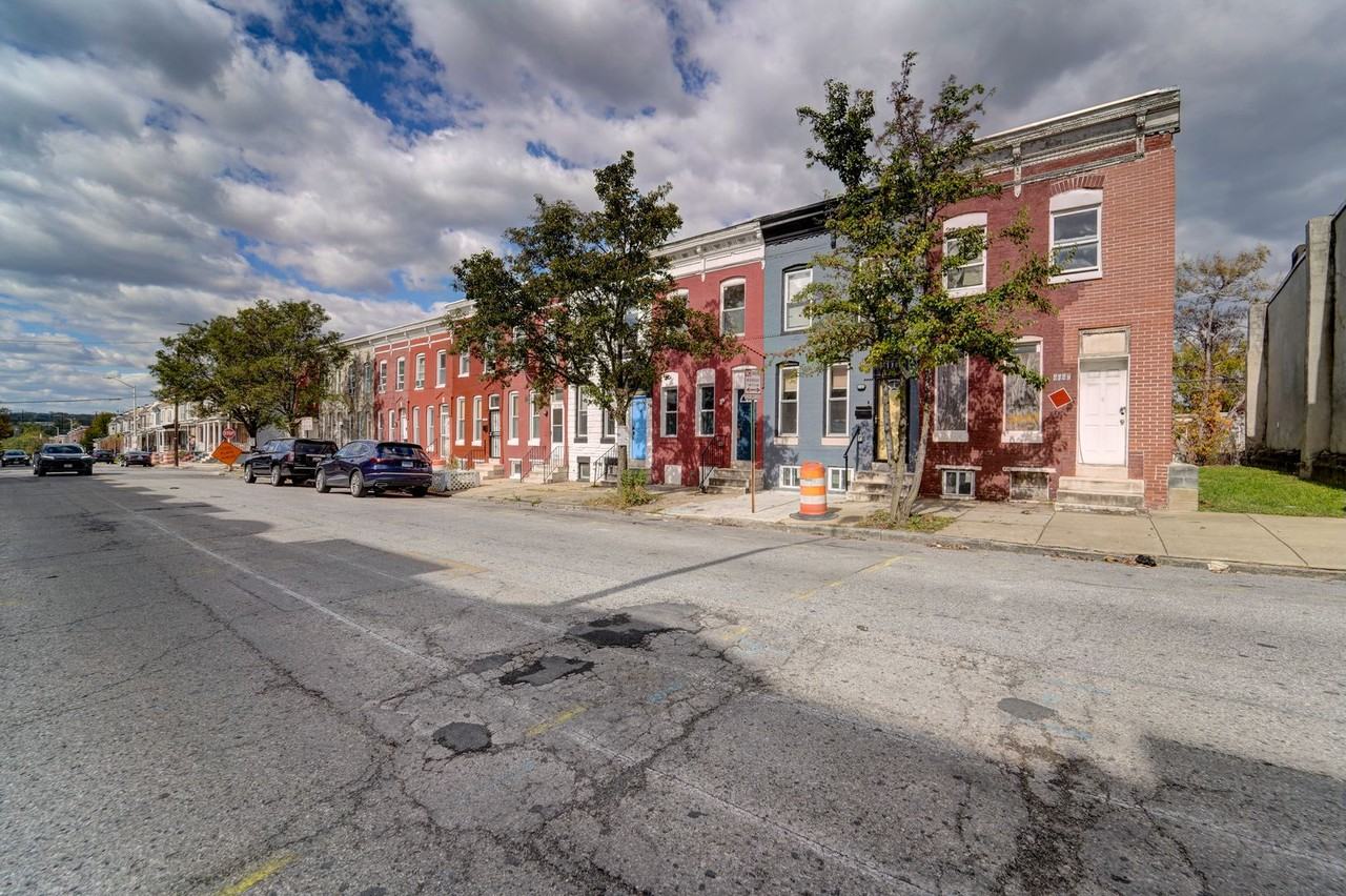 2132 W Fayette St - Photo 3 of 27