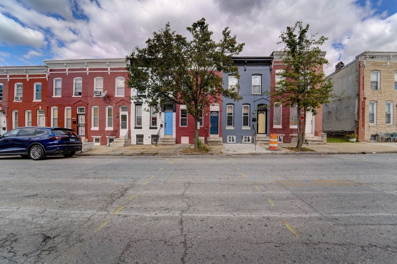 2132 W Fayette St - Photo 4 of 27