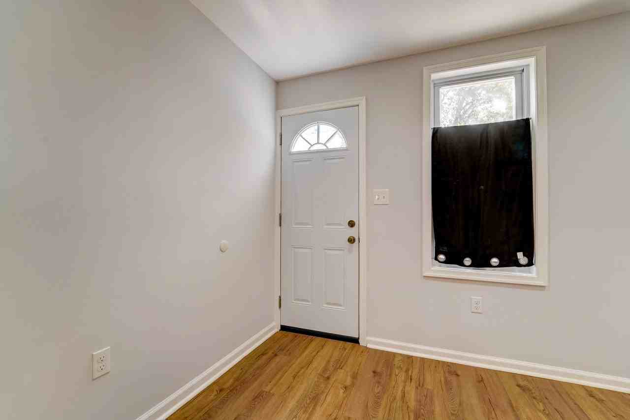 2132 W Fayette St - Photo 7 of 27