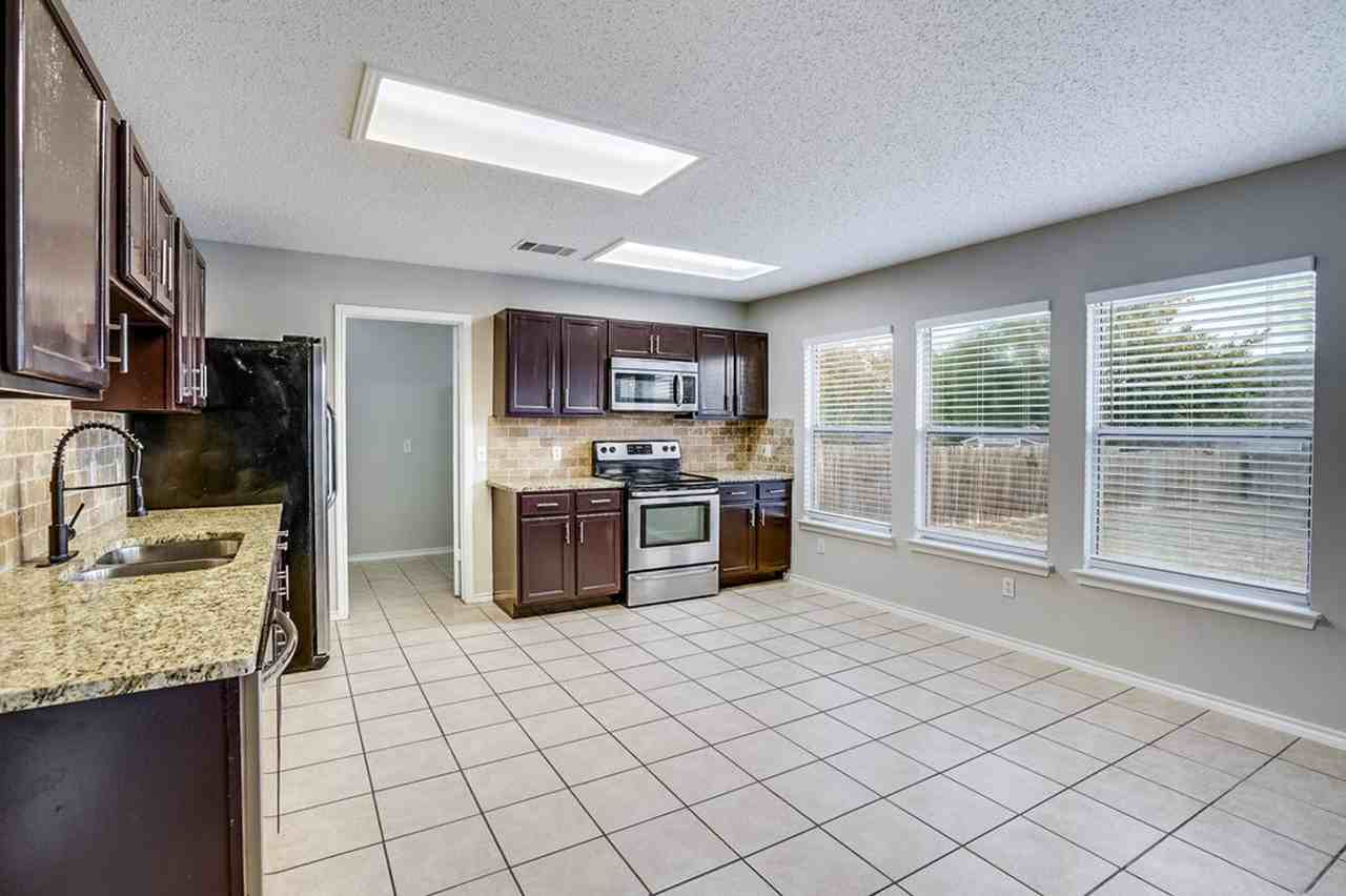 1001 Howell Terrace Pl - Photo 4 of 21