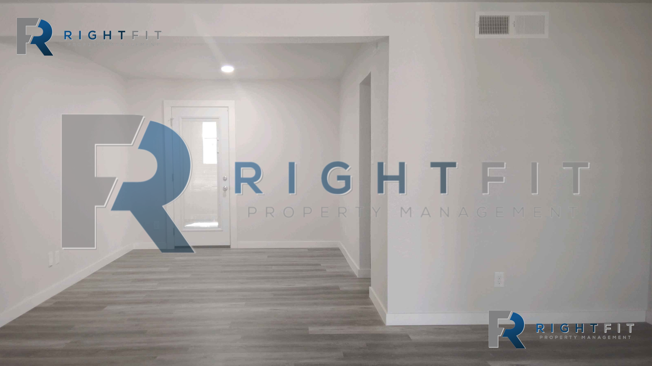 7832 Portman Ave - Photo 4 of 25