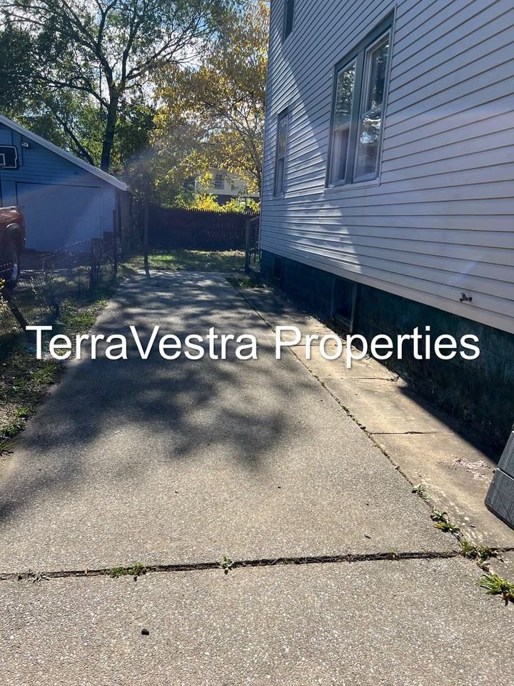 26 E Adams St - Photo 3 of 12