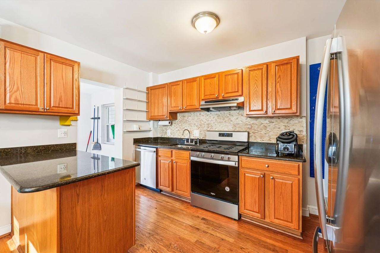 4808 Fort Totten Drive Northeast - Photo 5 of 30