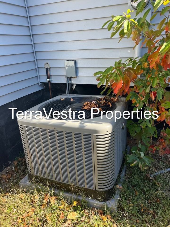 204 W Landing Rd - Photo 3 of 15