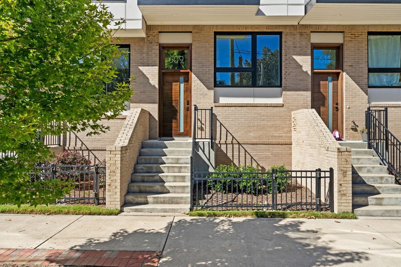 609 North Queen Street - Photo 2 of 22