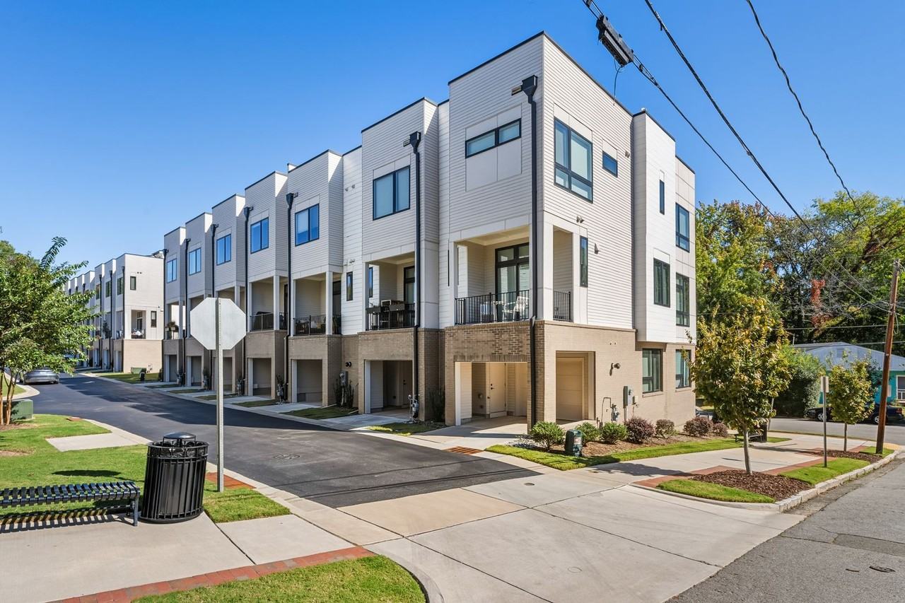 609 North Queen Street - Photo 3 of 22