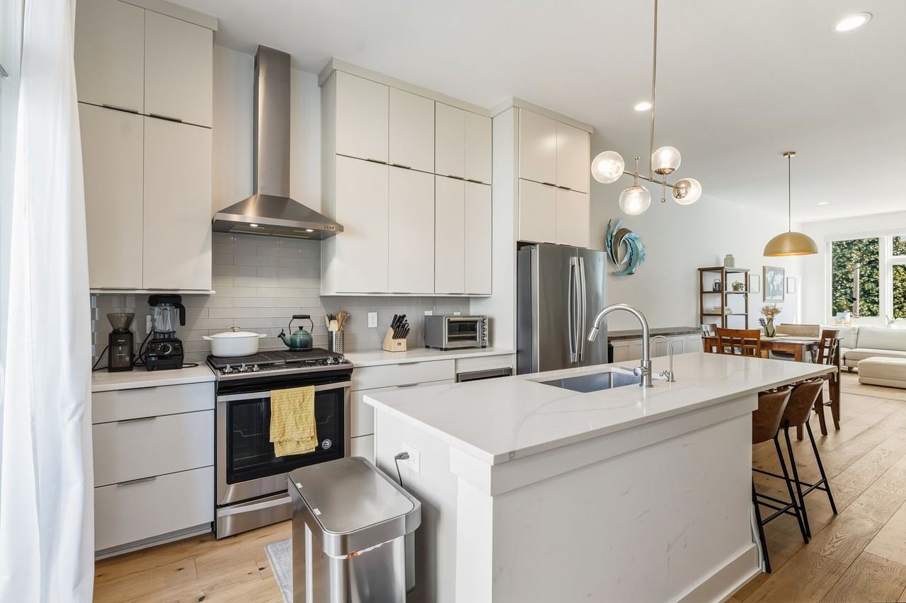 609 North Queen Street - Photo 4 of 22