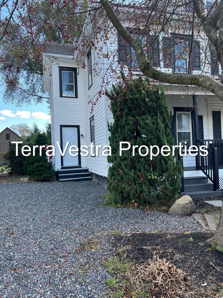 316 Broad St - Photo 4 of 17