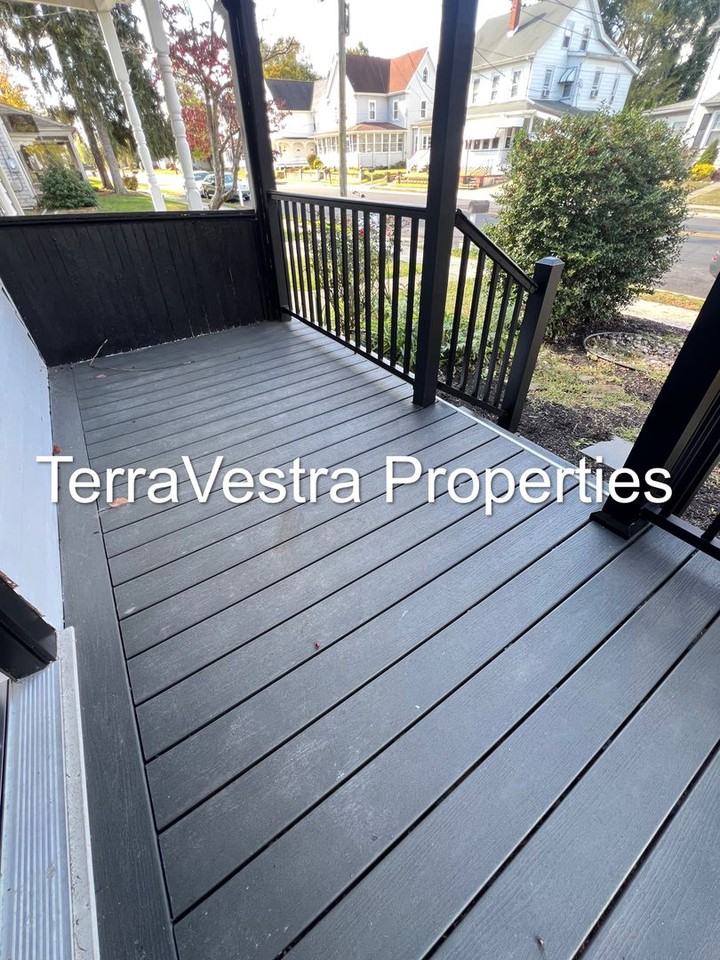 316 Broad St - Photo 5 of 17