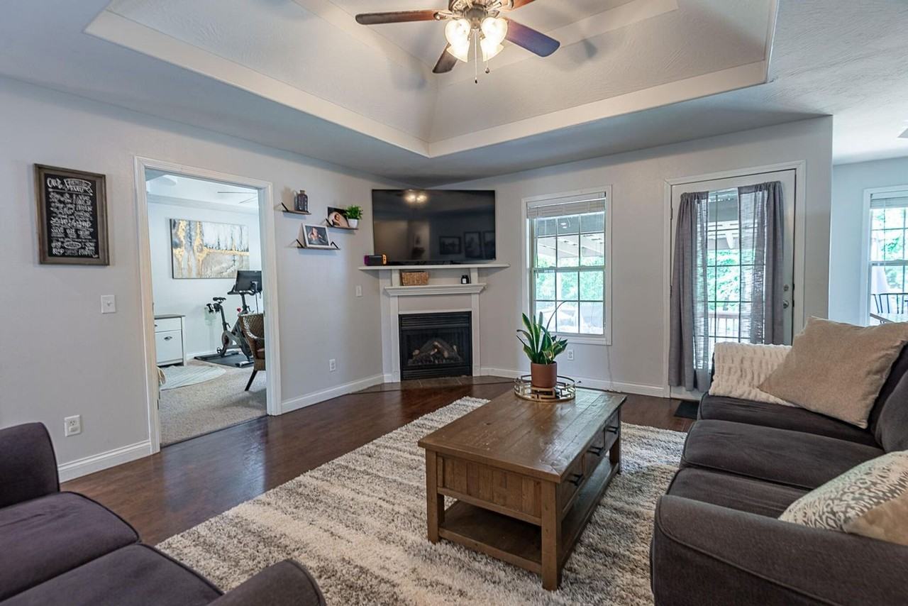 5465 S Cloverdale Ln - Photo 3 of 41