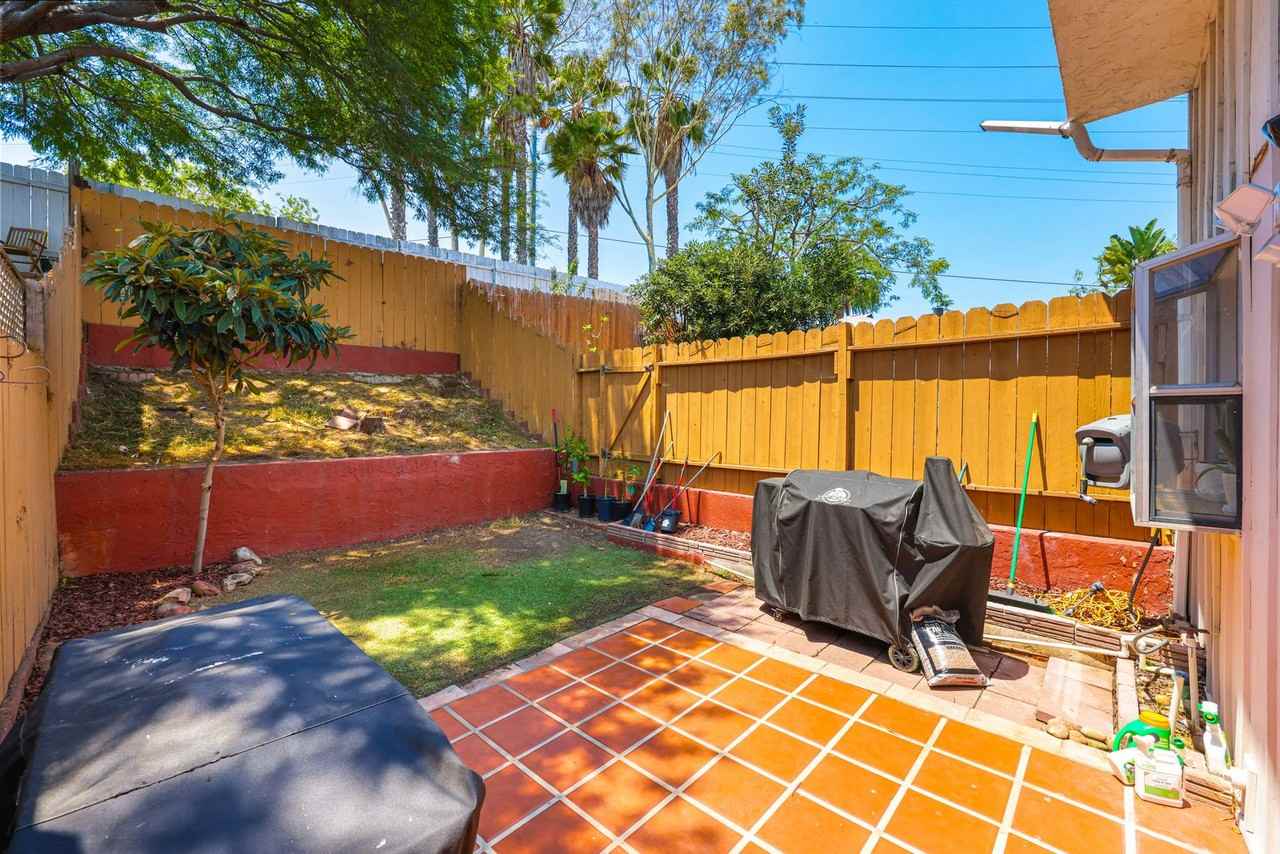 1261 34th Street - Photo 3 of 25