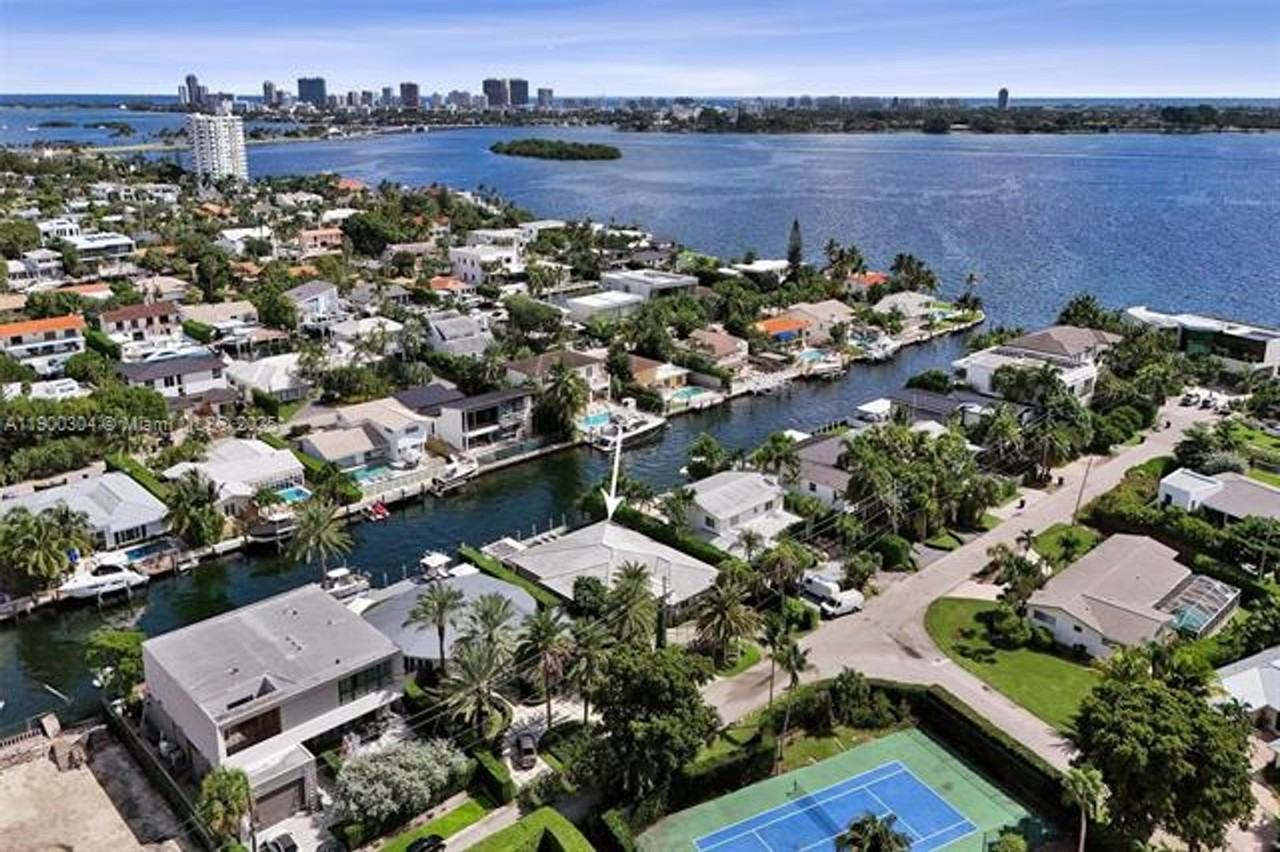 1935 Ne 117th Rd #0 - Photo 2 of 44