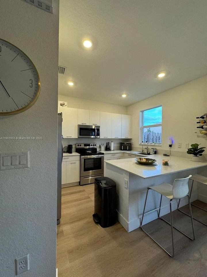 12277 Nw 24th Pl - Photo 6 of 20