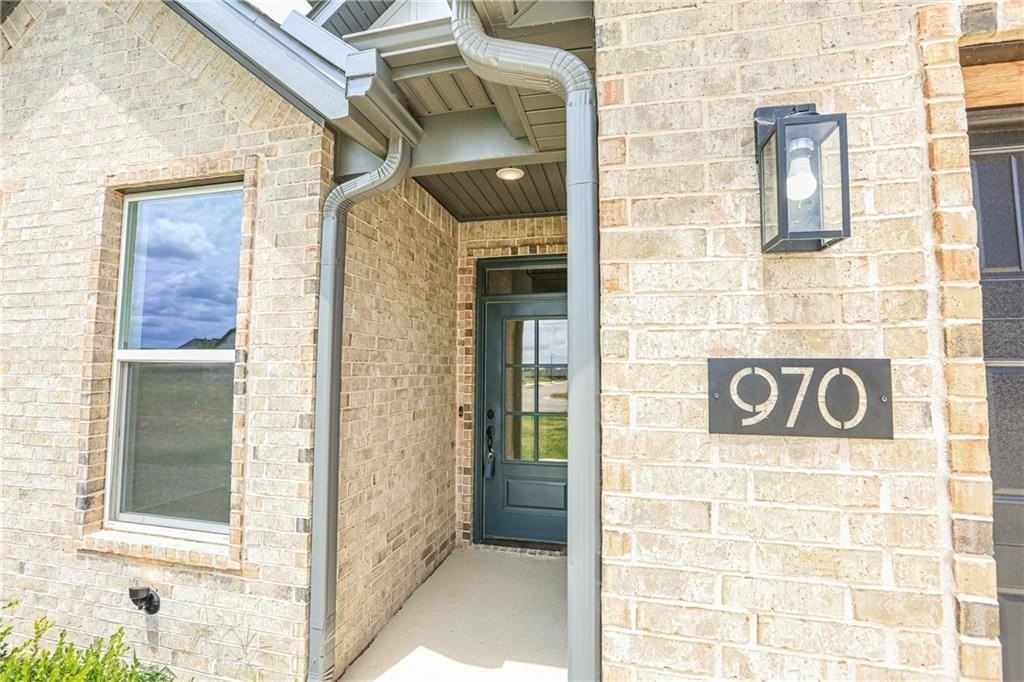 970 Moksha St - Photo 6 of 36