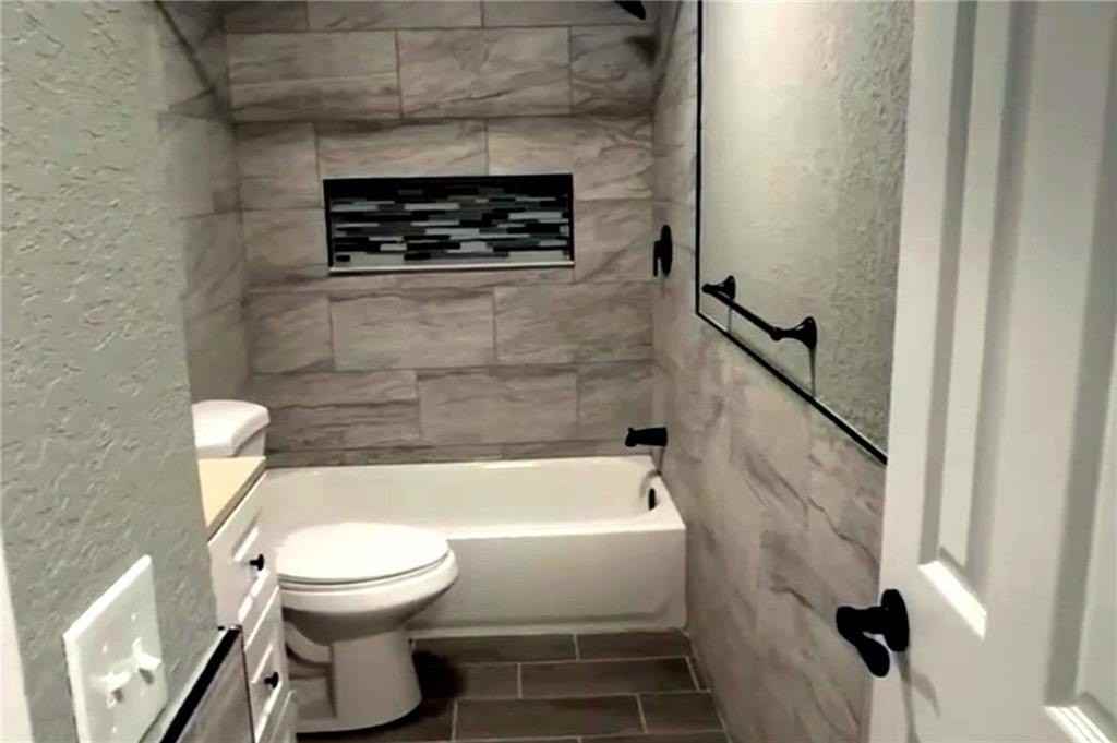 907 N 14th St - Photo 3 of 4