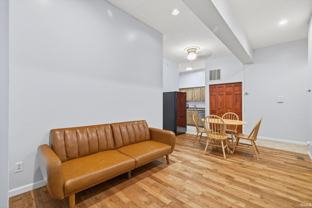 110 W 6th St #6 - Photo 1 of 1