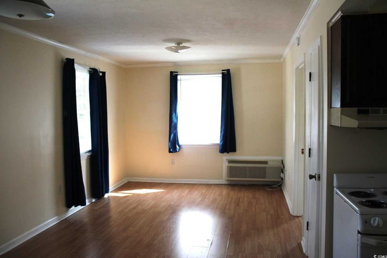 1500 Chester St - Photo 2 of 11