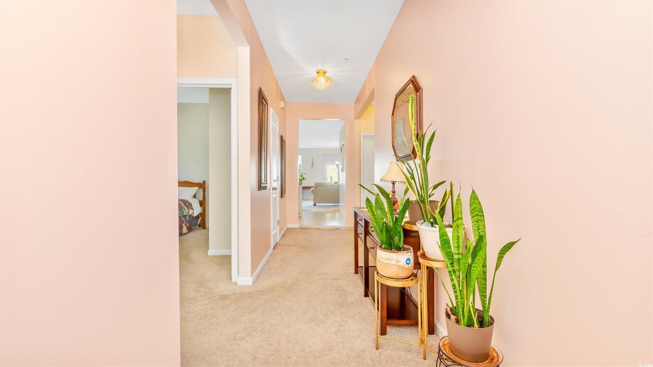 850 Hayes Point Cir - Photo 2 of 36