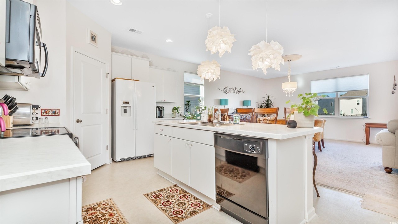 850 Hayes Point Cir - Photo 4 of 36