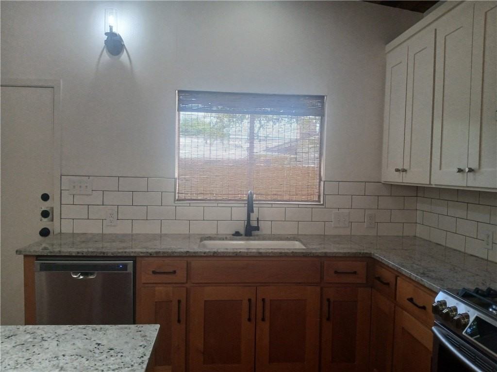 730 Bradshaw Dr - Photo 2 of 4