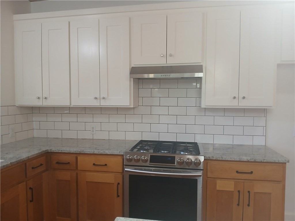 730 Bradshaw Dr - Photo 3 of 4