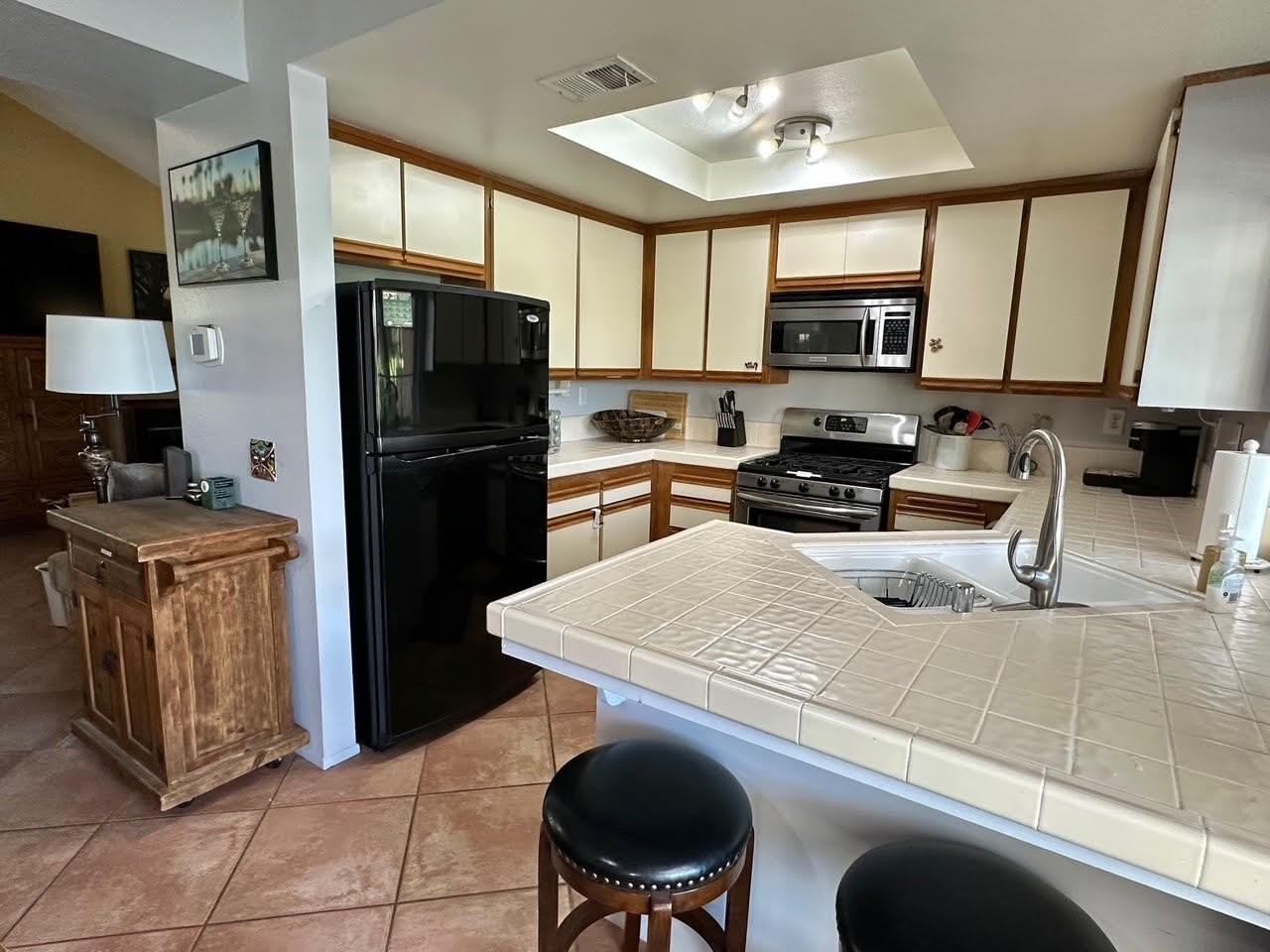 42275 Omar Pl - Photo 6 of 32