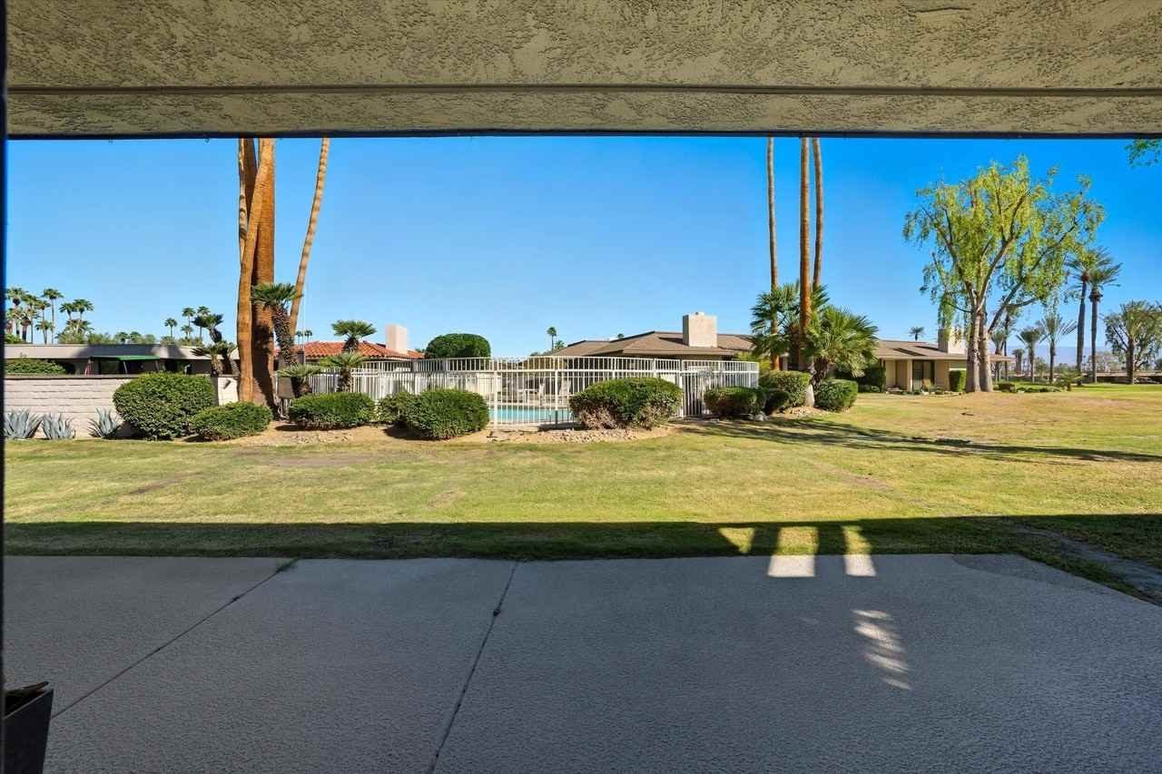 47 Cornell Dr - Photo 5 of 36