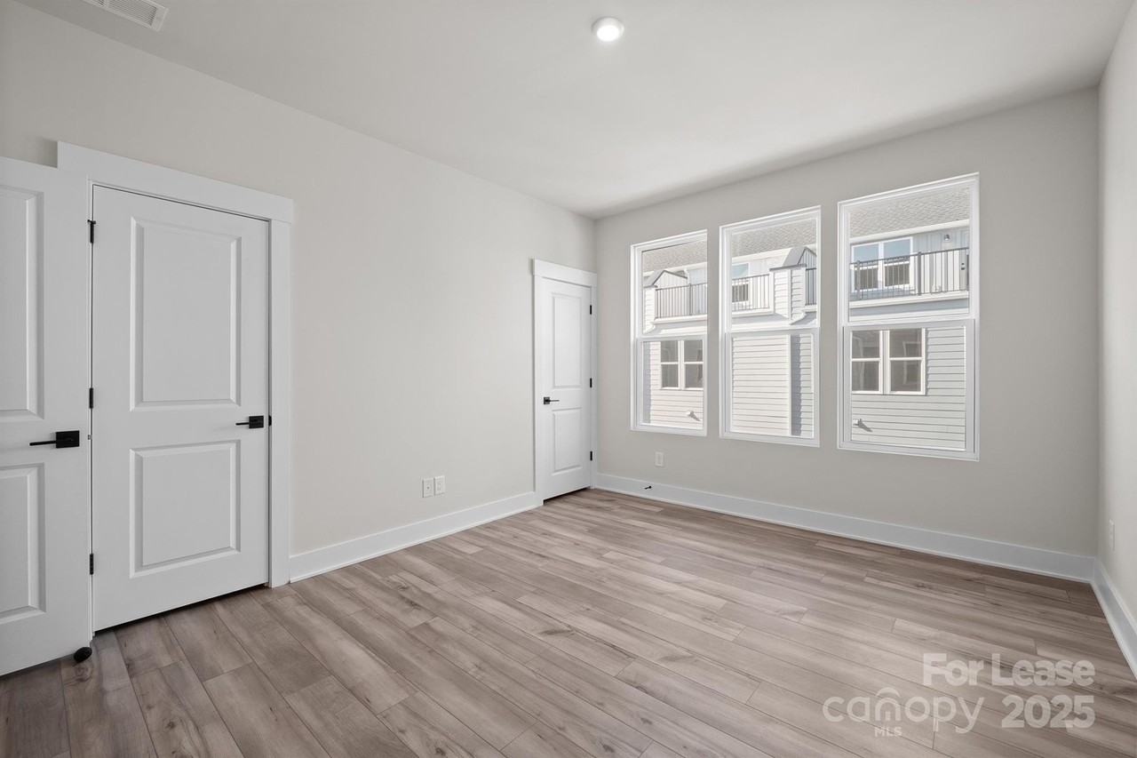 3007 Jolene Court - Photo 3 of 12