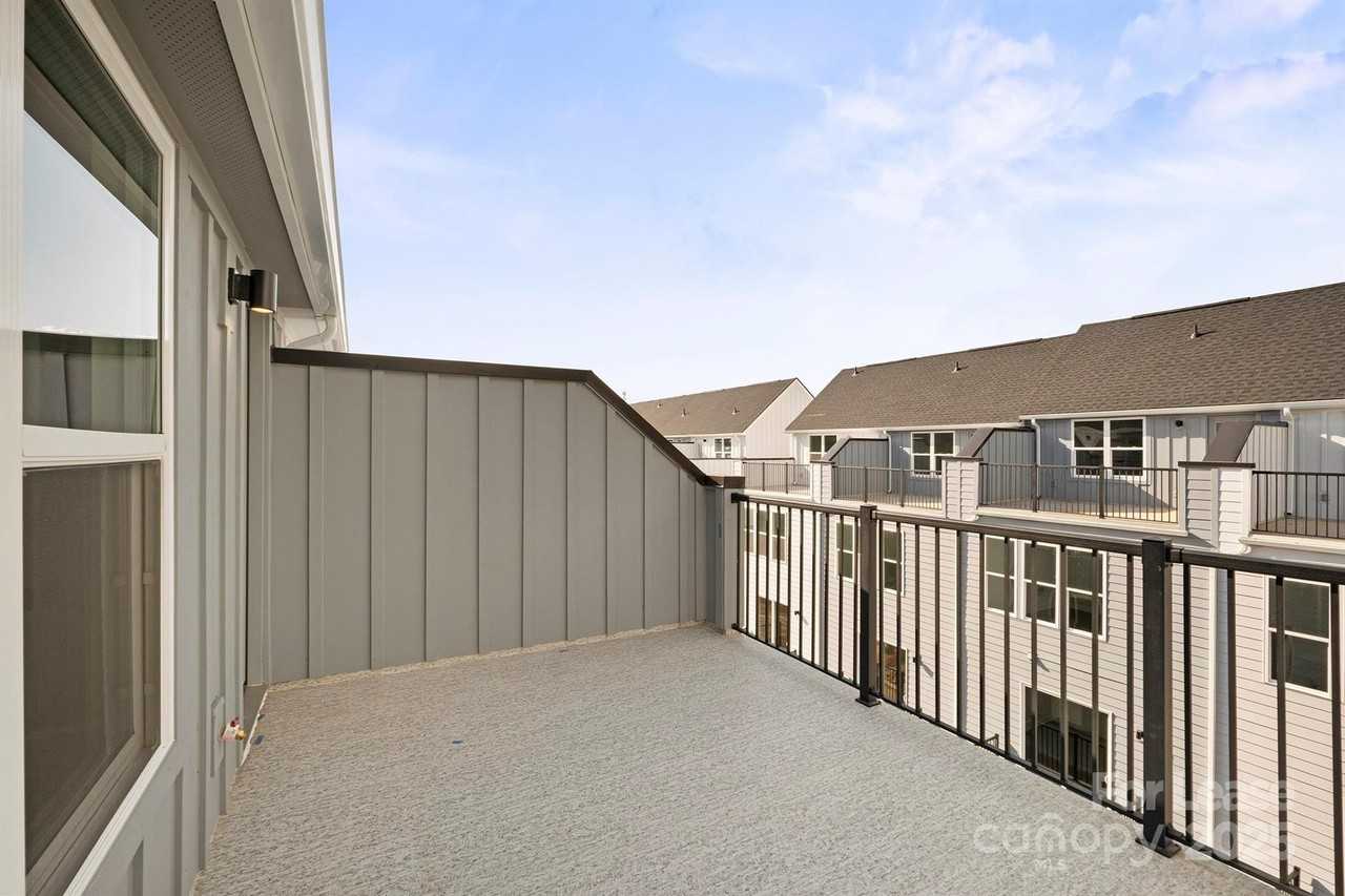 3011 Jolene Ct - Photo 5 of 29