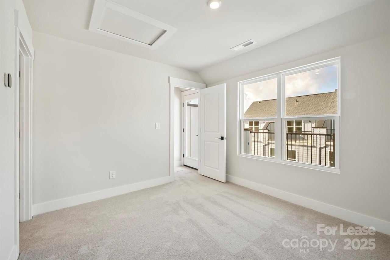 3015 Jolene Ct - Photo 6 of 28