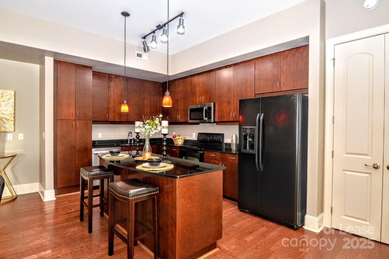 4625 Piedmont Row Dr Unit 503 #503 - Photo 3 of 14