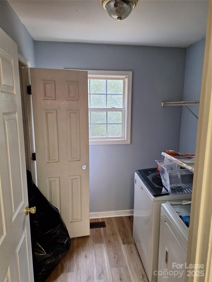 228 Sheffield Drive - Photo 7 of 20