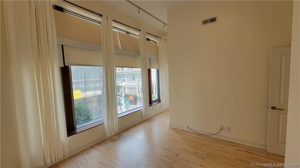 804 Chapel St - Photo 5 of 9