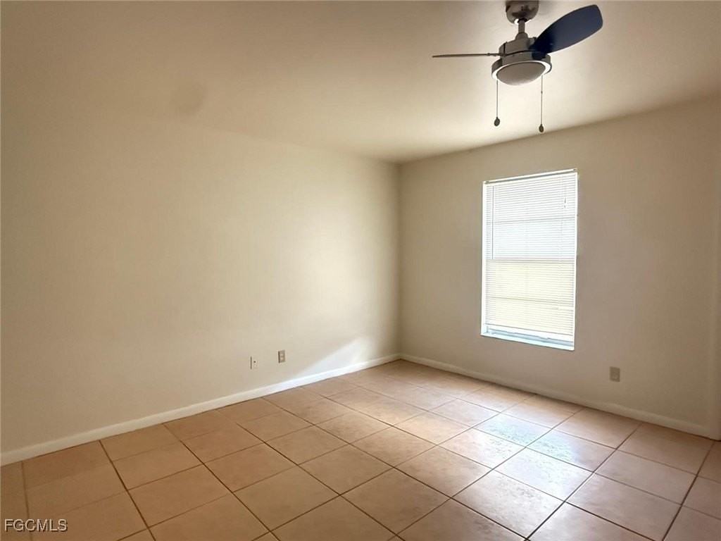 4926 Vincennes Ct Apt 5 #5 - Photo 3 of 9