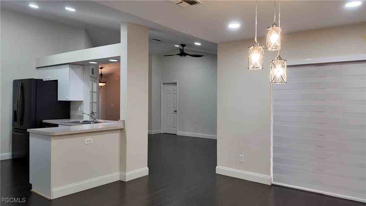 2809 21st St W - Photo 4 of 15