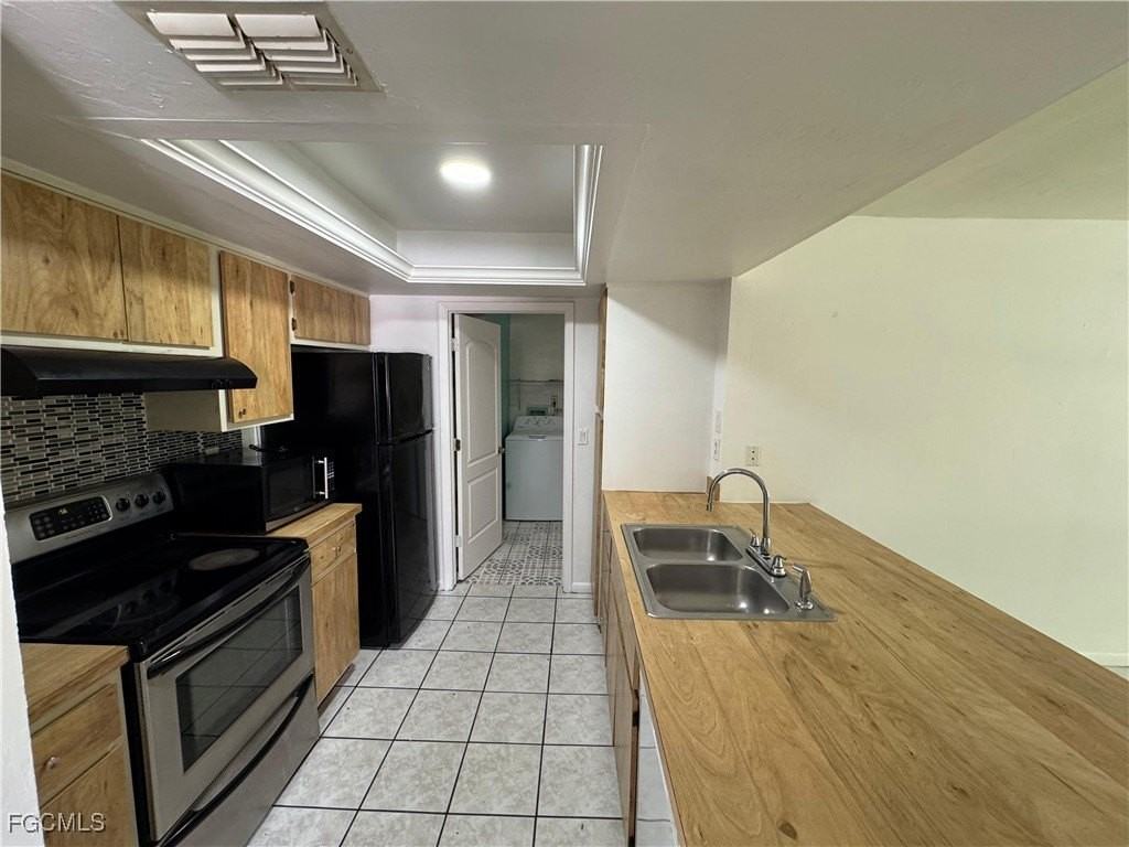 517 Southeast 23rd Place - Photo 4 of 26