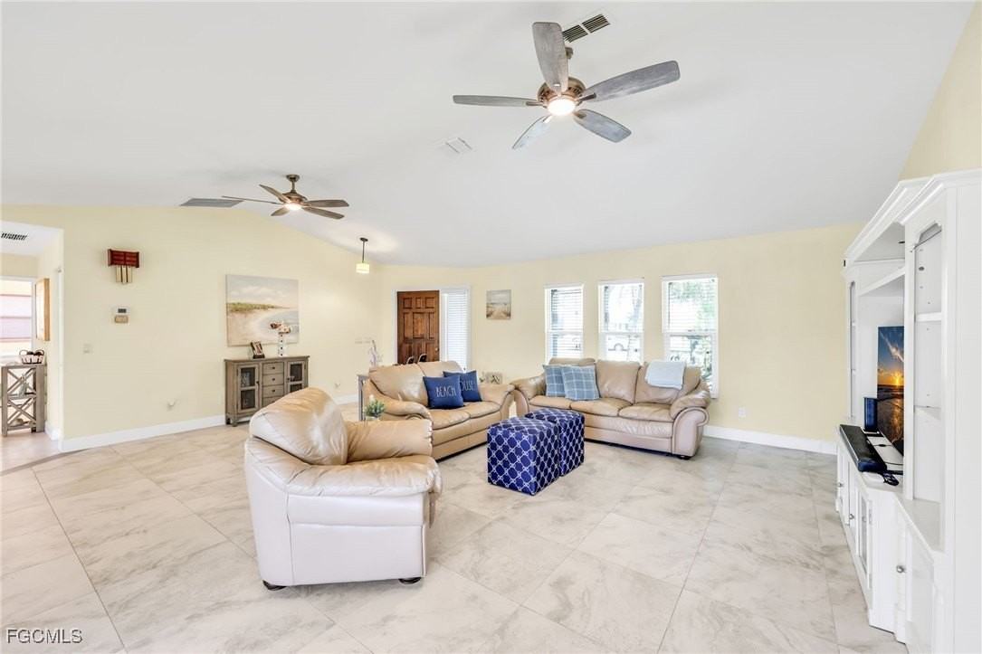 5032 Skyline Blvd - Photo 5 of 37