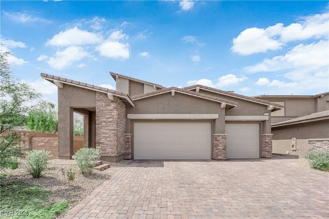 195 Vander Ridge St - Photo 2 of 50