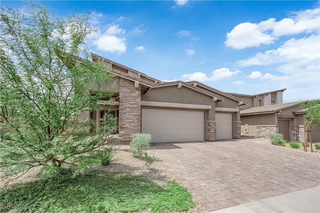 195 Vander Ridge St - Photo 4 of 50