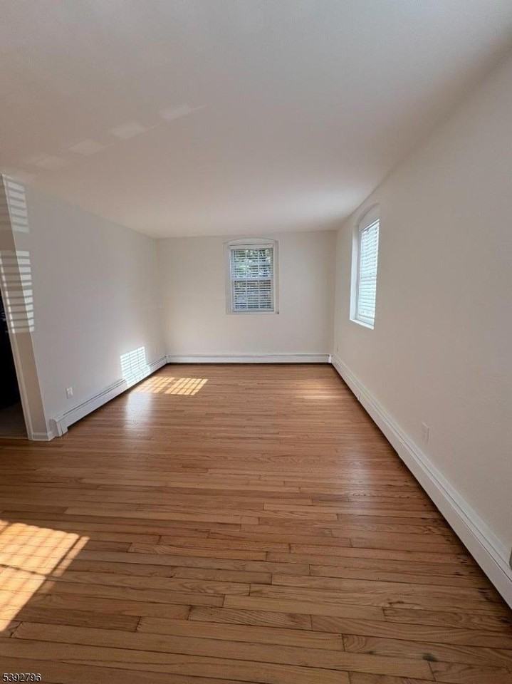 83 Wetmore Ave - Photo 3 of 7