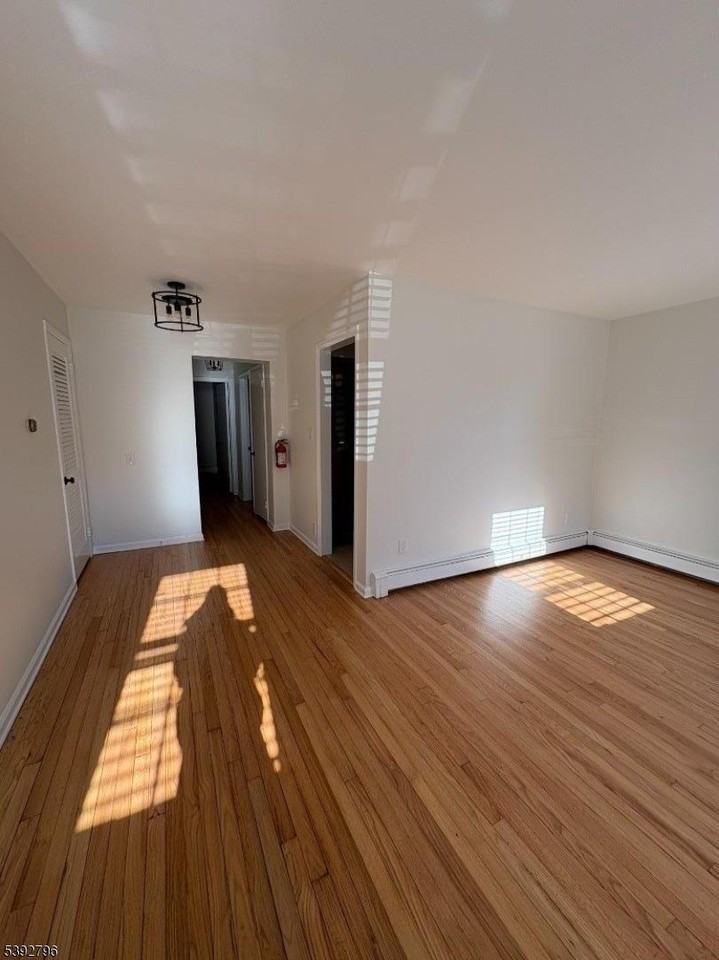 83 Wetmore Ave - Photo 4 of 7