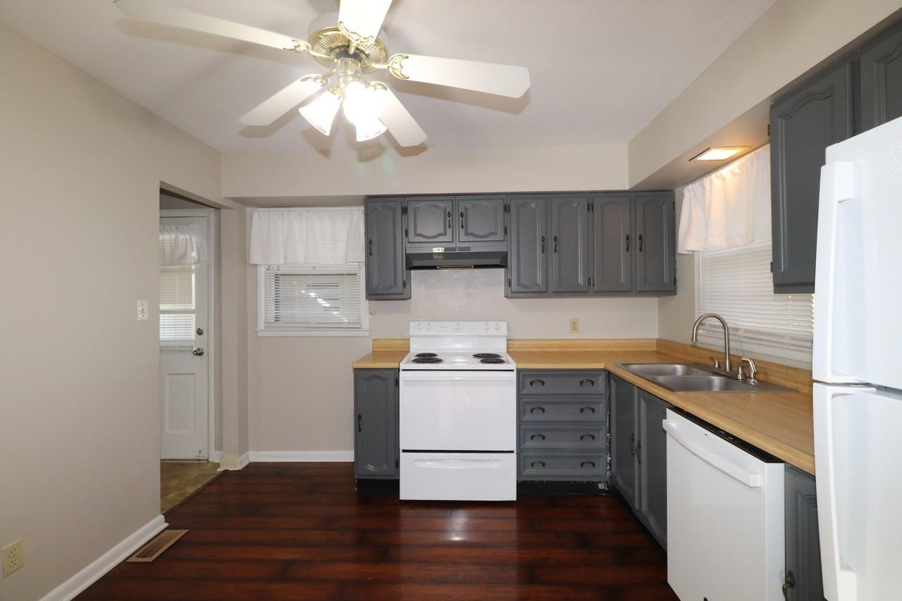 501 Westerfield Way - Photo 6 of 21