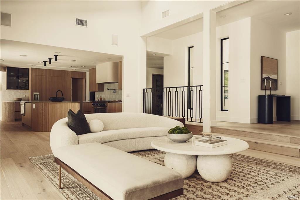 4195 Alonzo Ave - Photo 3 of 8