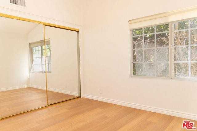 24316 Burbank Blvd - Photo 2 of 8