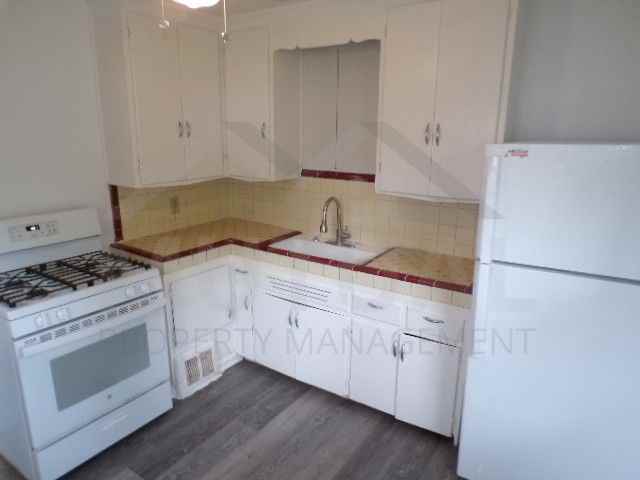 3084 Gloria St - Photo 6 of 8