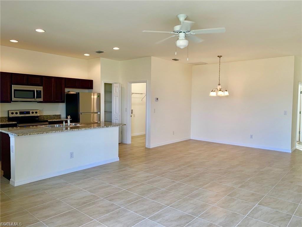 323 Nw 20th Ter - Photo 2 of 8