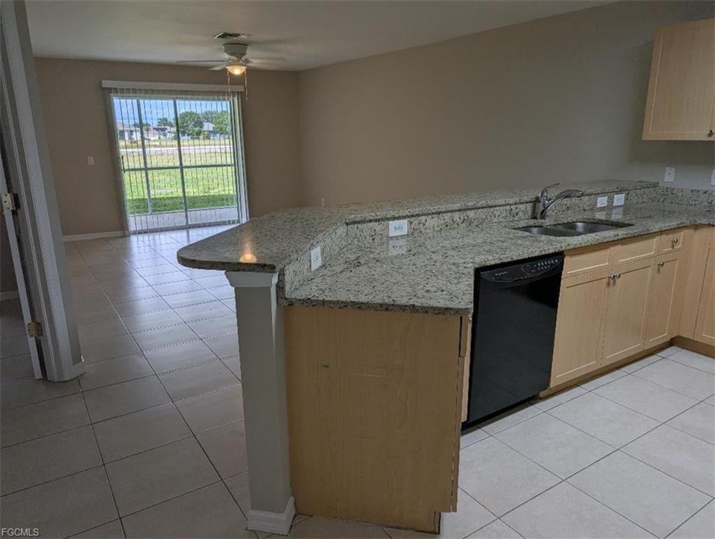 1828 Ne 8th Pl - Photo 2 of 8