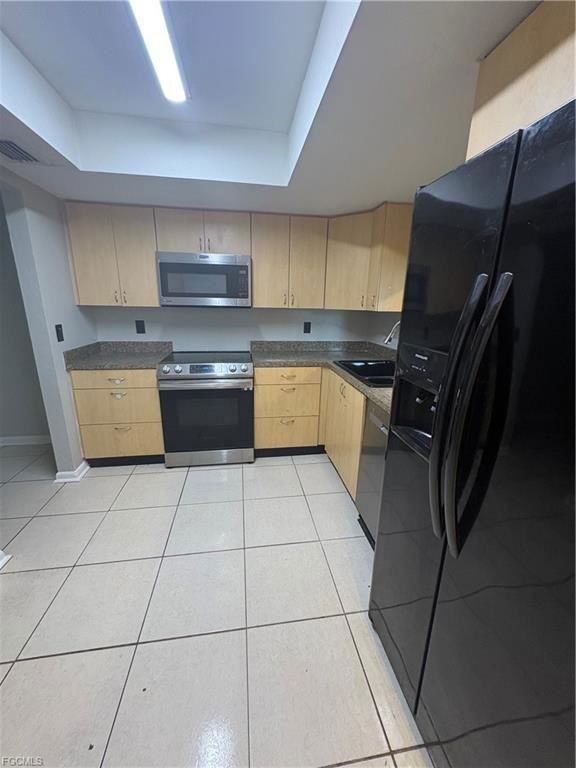 610 Se 46th St - Photo 3 of 8