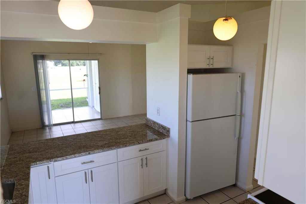 1733 Northeast 7th Place - Photo 7 of 8